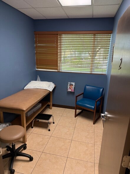 More Photos Of 11801 SW 90th St, Miami Medical For Sale