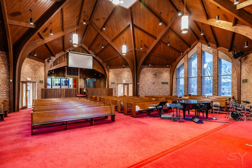 More Photos Of 1437 Oakton St, Park Ridge Specialty For Sale