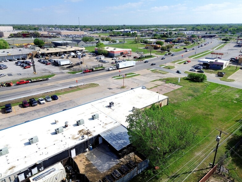 More Photos Of 7822 Great Trinity Forest Way, Dallas Storefront For Sale