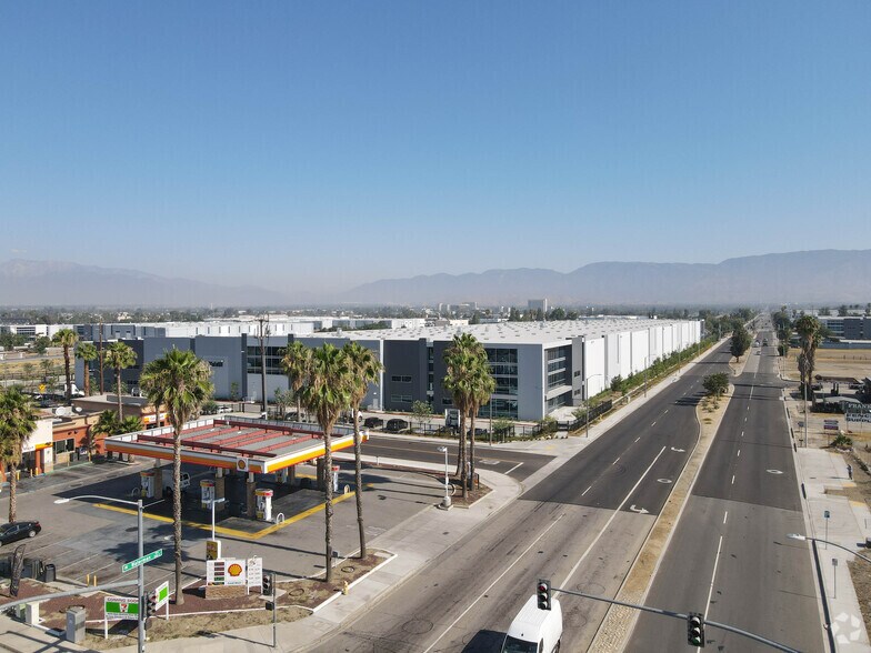 More Photos Of 1070 S Waterman Ave, San Bernardino Distribution For Lease
