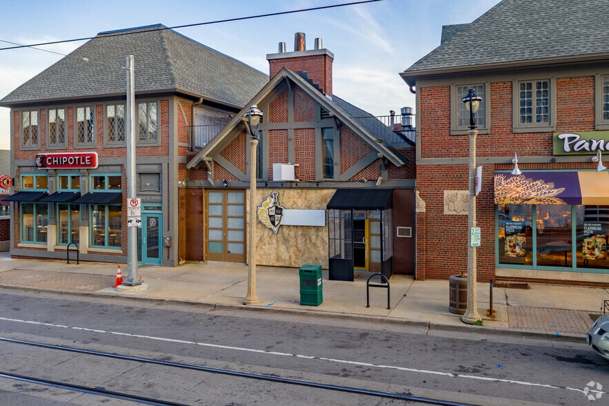 More Photos Of 600-610 E Ogden Ave, Milwaukee Storefront Retail Office For Lease