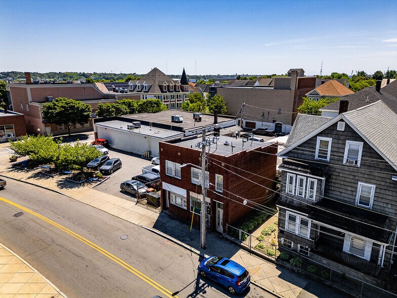 More Photos Of 272 Sawyer St, New Bedford Apartments For Sale