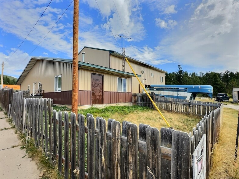 More Photos Of 130 Commercial Ln, Sundance Office For Sale