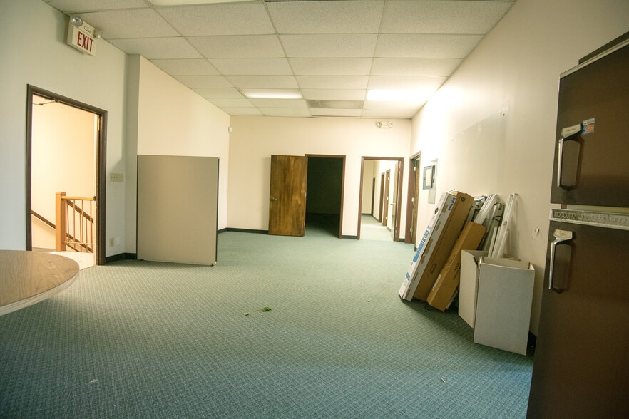 More Photos Of 1330 N Park St, Carrollton Medical For Sale