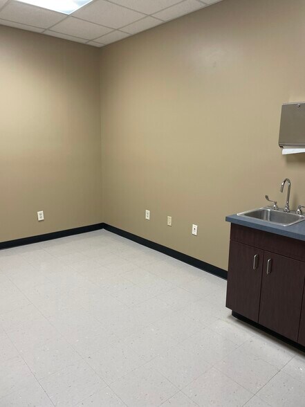 More Photos Of 3115 College Park Dr, Conroe Medical For Lease