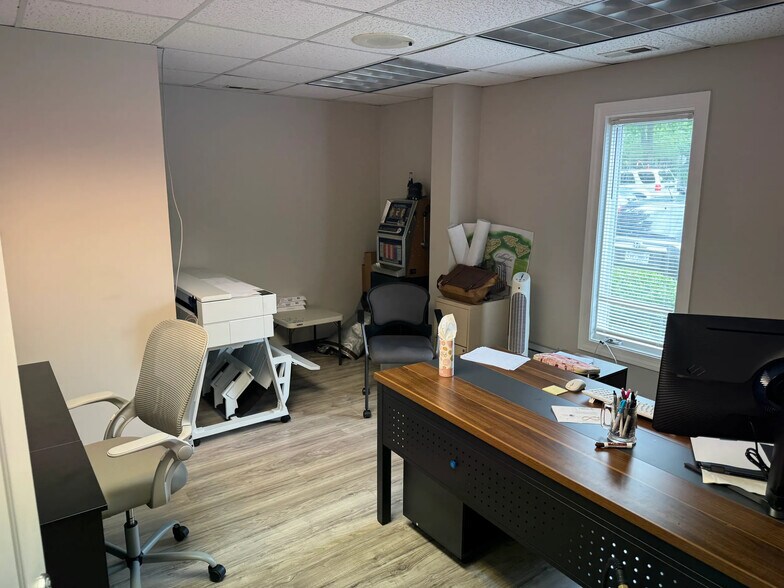 More Photos Of 12700 Oak Lake Trl, Midlothian Warehouse For Sale