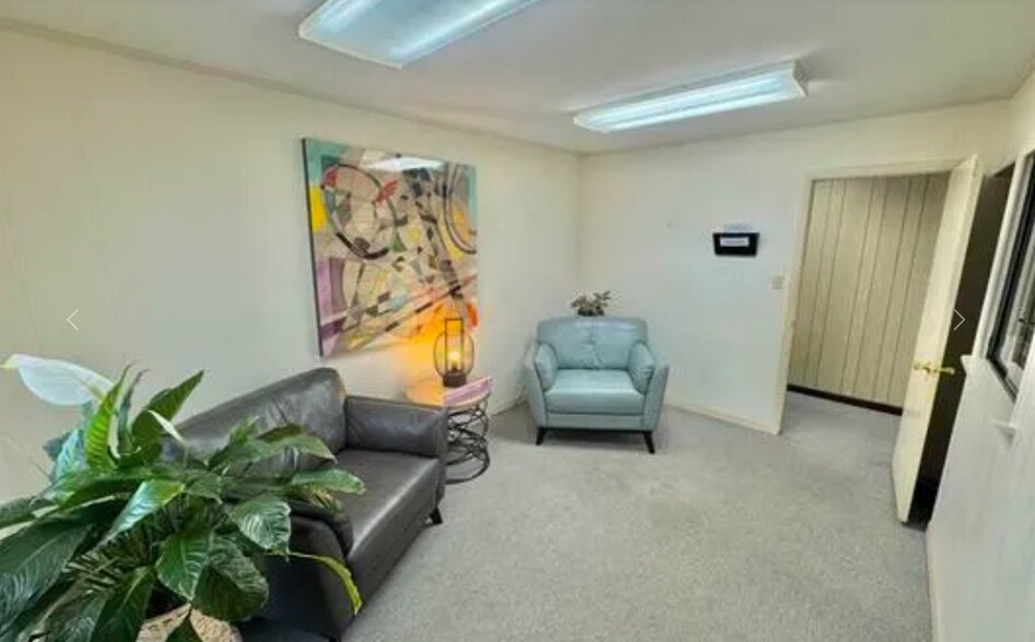 More Photos Of 807 2nd Ave SE, Decatur Office For Lease