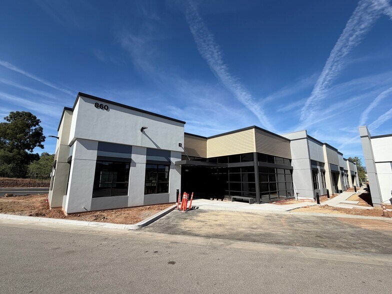 More Photos Of 810 Patriot Dr, Moorpark Medical For Sale