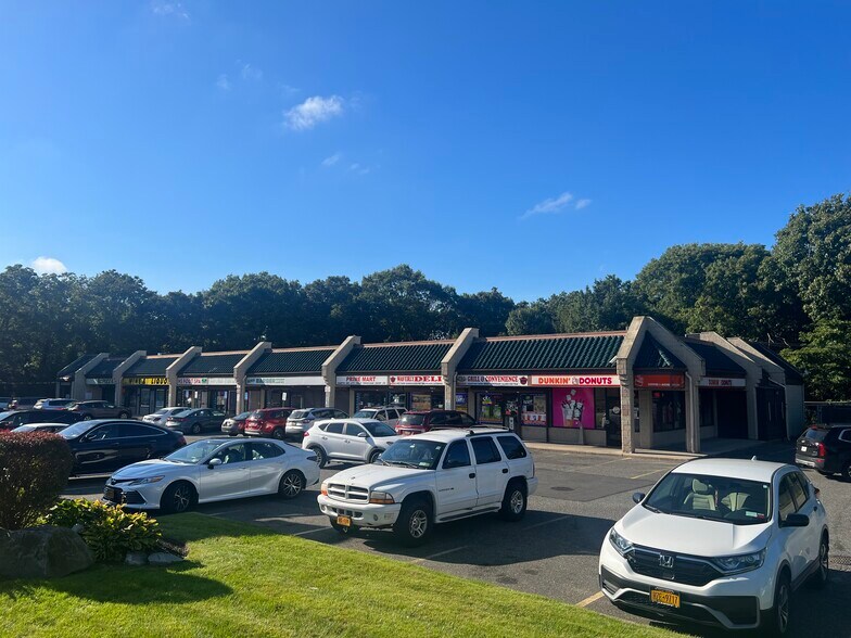 More Photos Of 1100 Waverly Ave, Holtsville Unknown For Lease