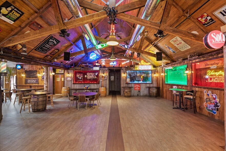 More Photos Of 728 Court St, Utica Restaurant For Sale