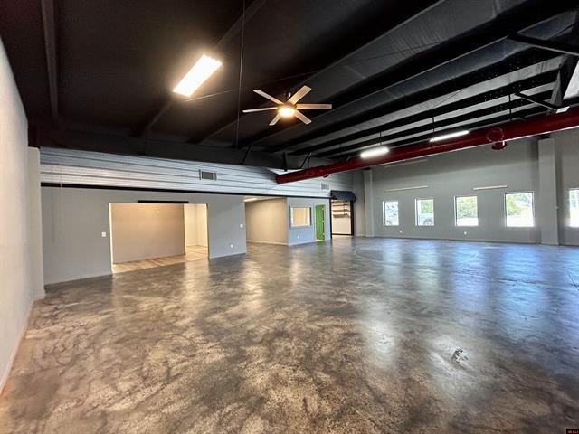 More Photos Of 1300 E Main St, Flippin Showroom For Sale