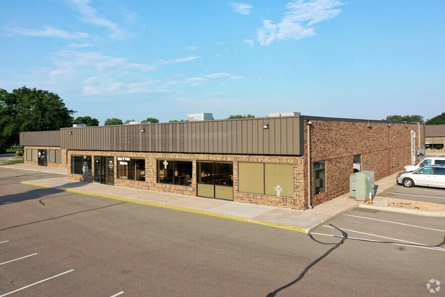 More Photos Of 7960-7990 University Ave NE, Fridley Loft Creative Space For Lease