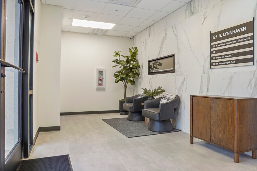 More Photos Of 123 S Lynnhaven Rd, Virginia Beach Office For Lease