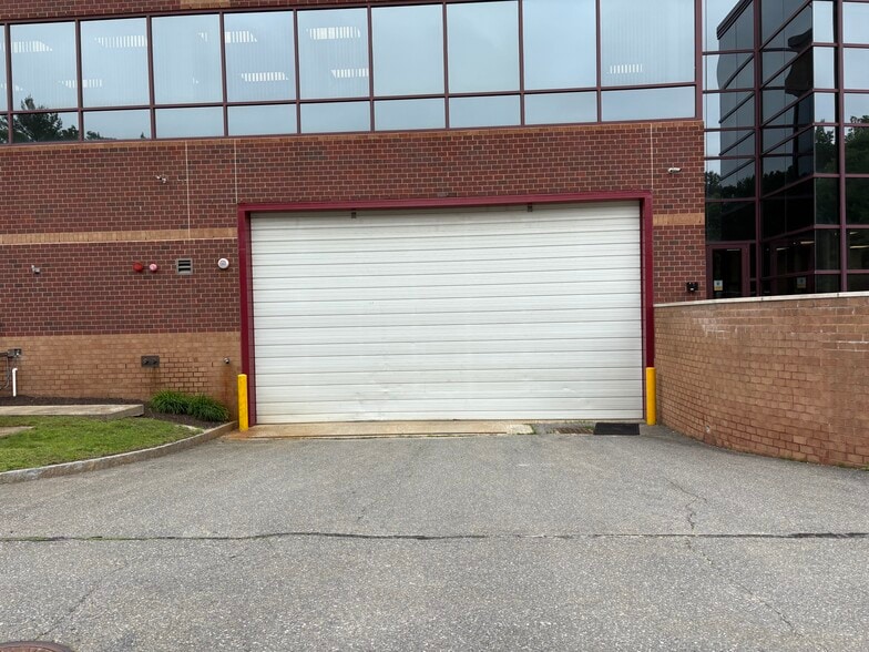 More Photos Of 201 Riverneck Rd, Chelmsford Office For Lease