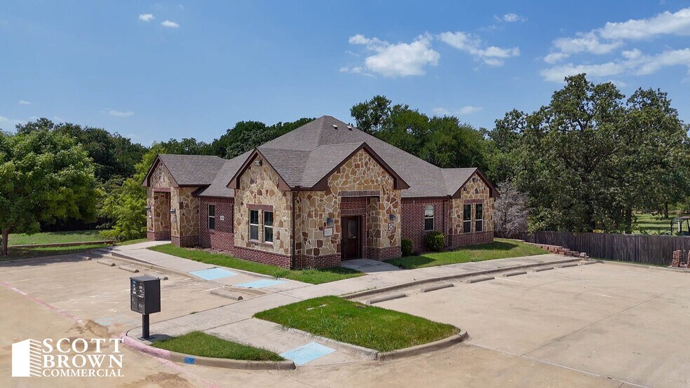 More Photos Of 2366-2372 S Uecker Ln, Lewisville Unknown For Lease