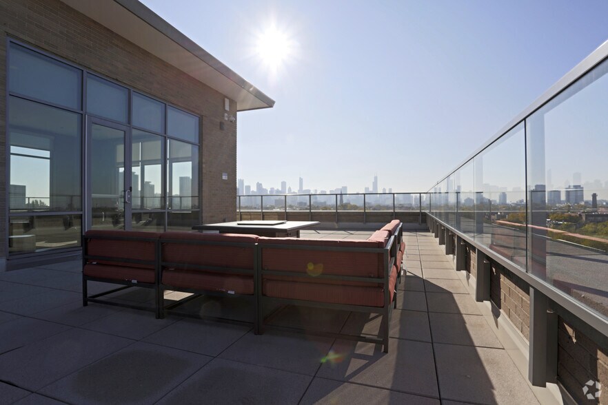 More Photos Of 558 W Webster Ave, Chicago Apartments For Lease