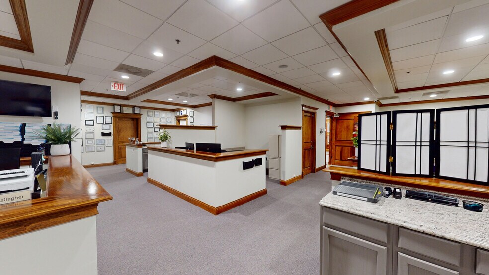 More Photos Of 40W320 Lafox Rd, St Charles Loft Creative Space For Sale