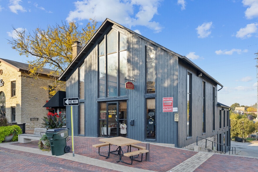 More Photos Of 21 N River St, Batavia Unknown For Lease