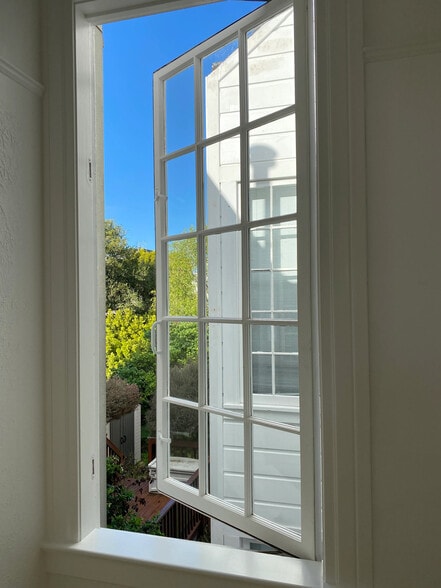 More Photos Of 3516 Sacramento St, San Francisco Storefront Retail Office For Lease