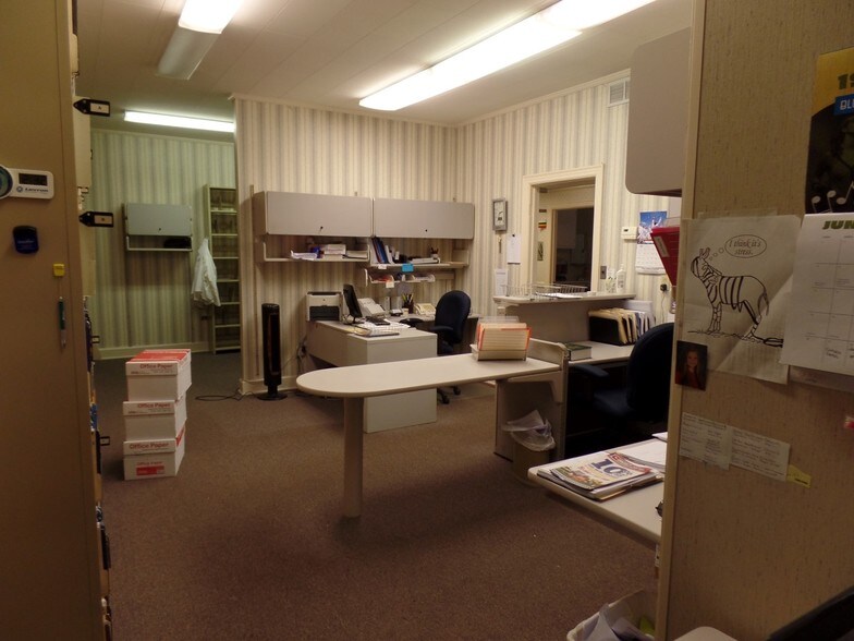 More Photos Of 316 E Harper St, Troy Medical For Sale
