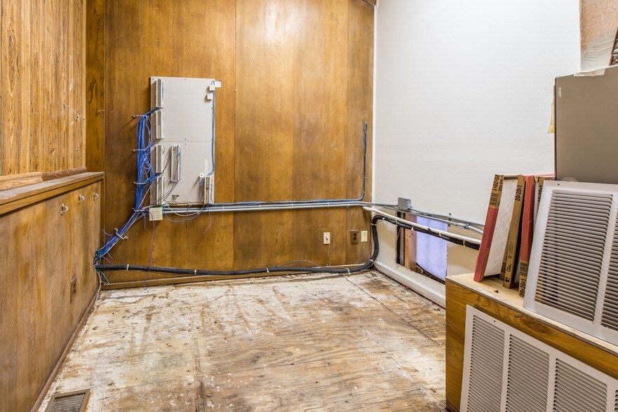 More Photos Of 415 Mountain Dr, Destin Storefront For Lease