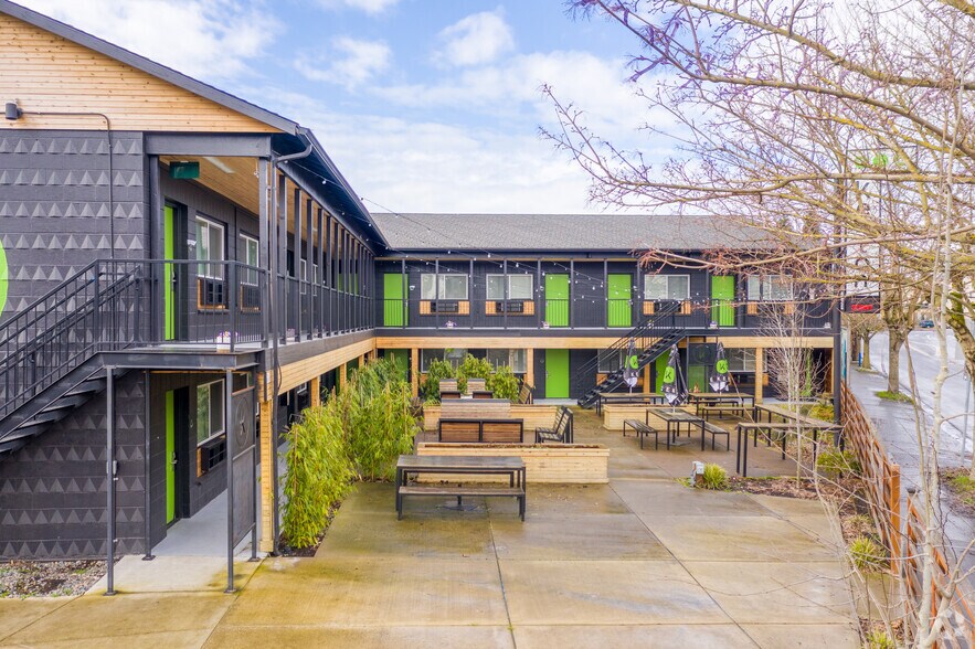 More Photos Of 8355 N Interstate Ave, Portland Hotel For Sale