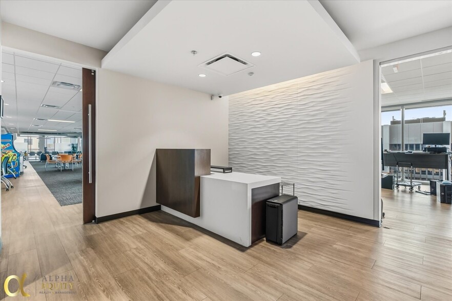 More Photos Of 189 S Orange Ave, Orlando Office Residential For Sale