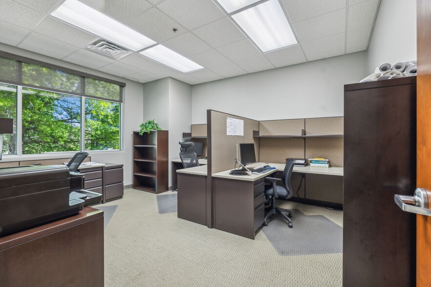 More Photos Of 101 Forrest Crossing Blvd, Franklin Office For Lease