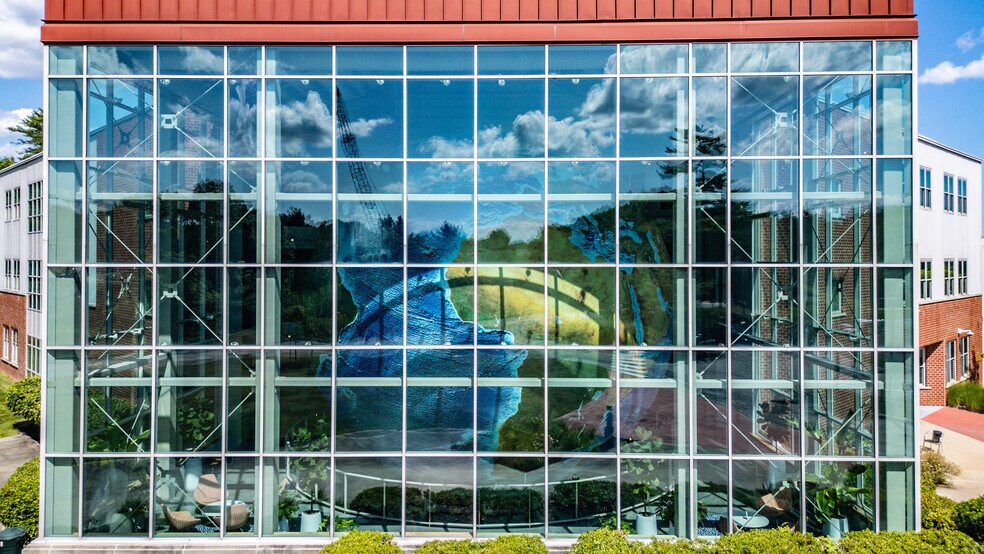 More Photos Of 2 Delorme Dr, Yarmouth Flex For Sale