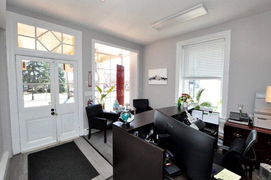 More Photos Of 119-123 E Main St, Moorestown Office Residential For Lease