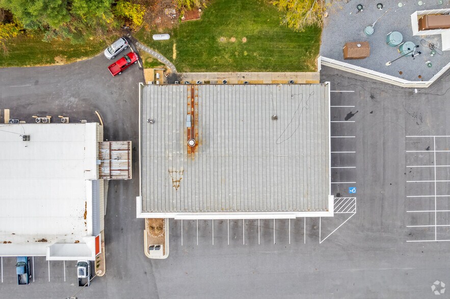 More Photos Of 10068-10120 Southern Maryland Blvd, Dunkirk Unknown For Lease