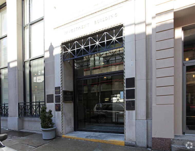 235239 4th Ave, Pittsburgh, PA 15222 Lofts/Showrooms For Lease