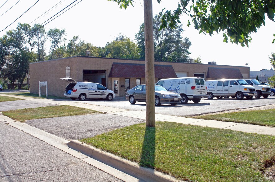 More Photos Of 214 S Hager Ave, Barrington Light Manufacturing For Lease