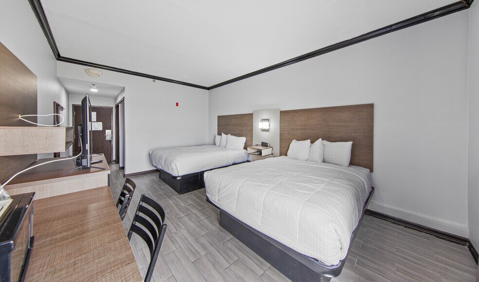 More Photos Of 901 Padre Blvd, South Padre Island Hotel For Sale