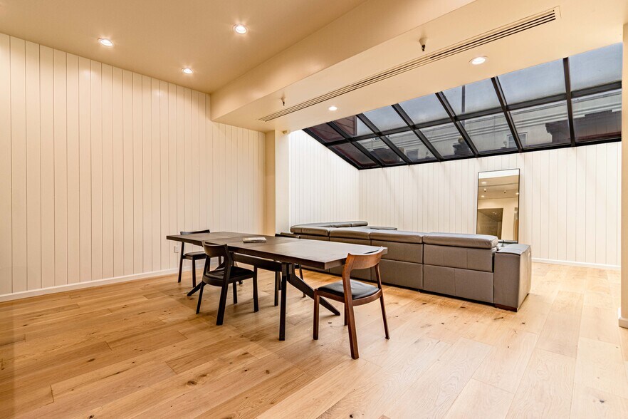 More Photos Of 1234-1268 Grant Ave, San Francisco Restaurant For Lease