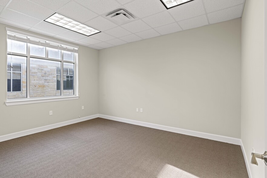 More Photos Of 440 Cobia Dr, Katy Office For Lease