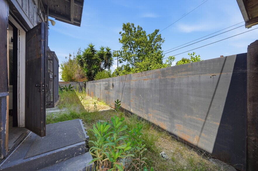 More Photos Of 1664 S Western Ave, Los Angeles Land For Sale