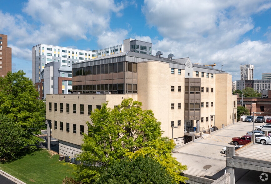 Primary Photo Of 40 York Rd, Towson Medical For Lease