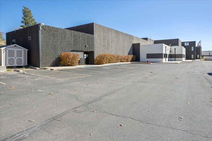 More Photos Of 1426 E Lincolnway, Cheyenne Sports And Entertainment For Sale