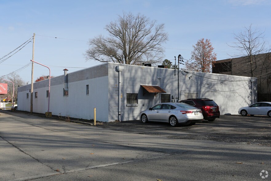 More Photos Of 1920 E State St, Hermitage Freestanding For Lease