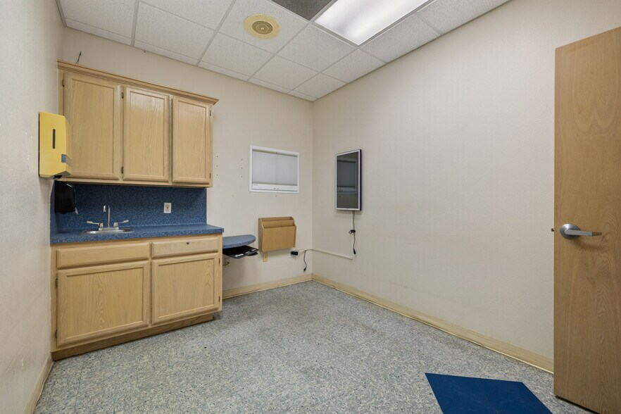 More Photos Of 2601 Cornerstone Blvd, Edinburg Medical For Sale