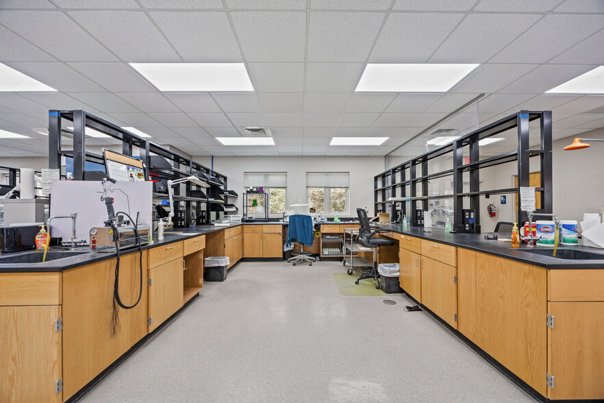 More Photos Of 9 Walden Ridge Dr, Asheville Medical For Lease