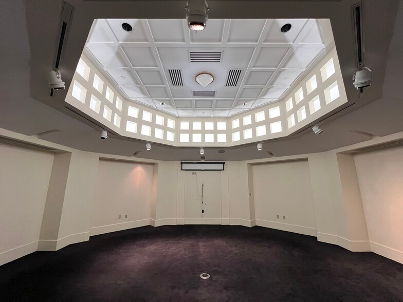 More Photos Of 10330 N Meridian St, Indianapolis Medical For Lease