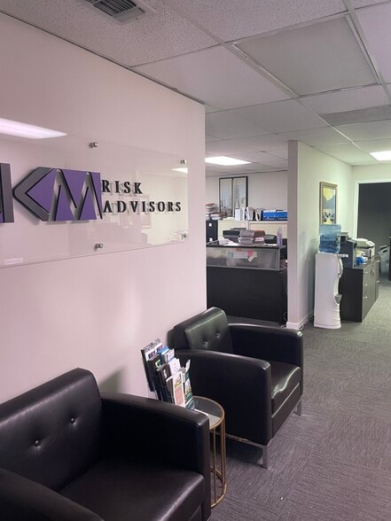 More Photos Of 1 Rabro Dr, Hauppauge Office For Lease