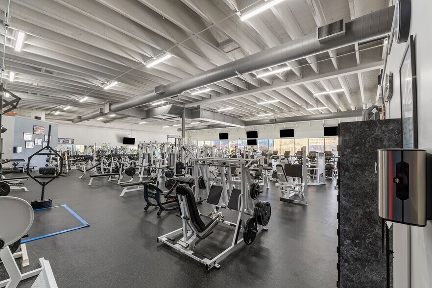 More Photos Of 1631 E Seltice Way, Post Falls Freestanding For Sale