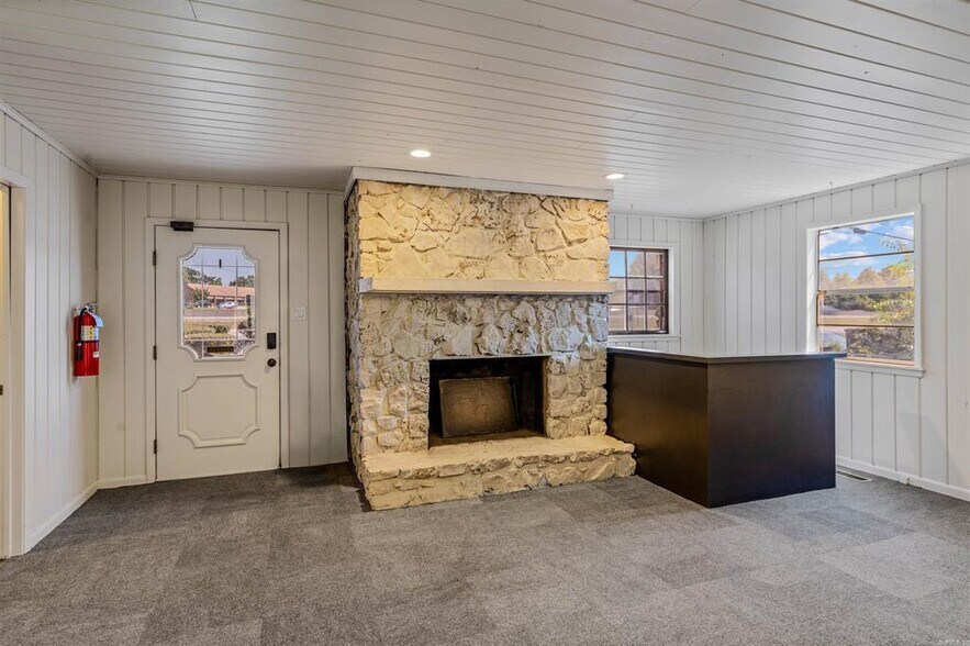More Photos Of 17940 I 30, Benton Office For Sale