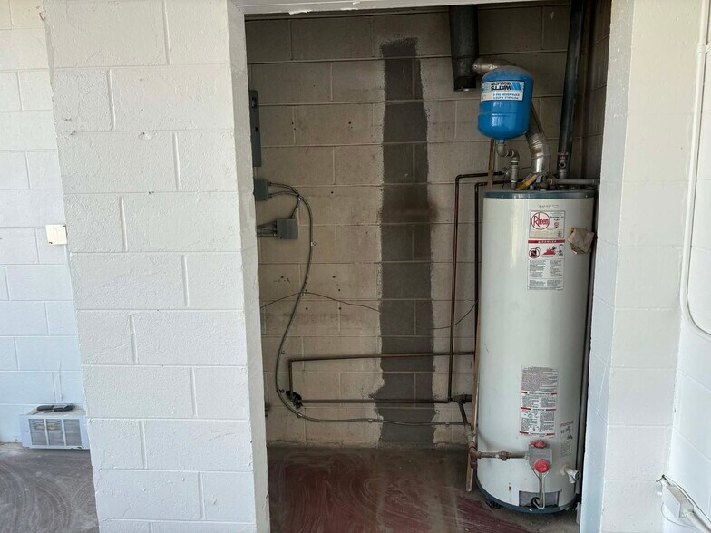 More Photos Of 1569 N 3rd St, Laramie Auto Dealership For Sale