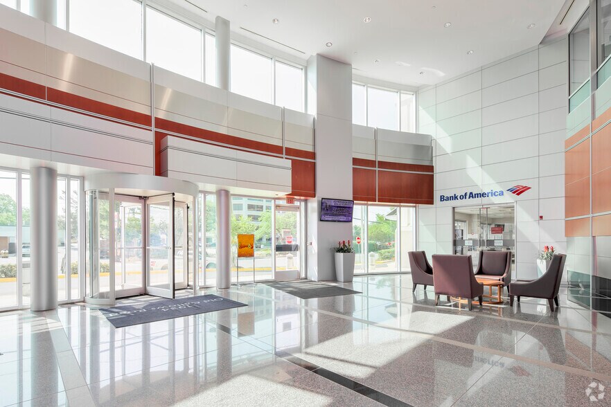 More Photos Of 1934 Old Gallows Rd, Vienna Office For Lease