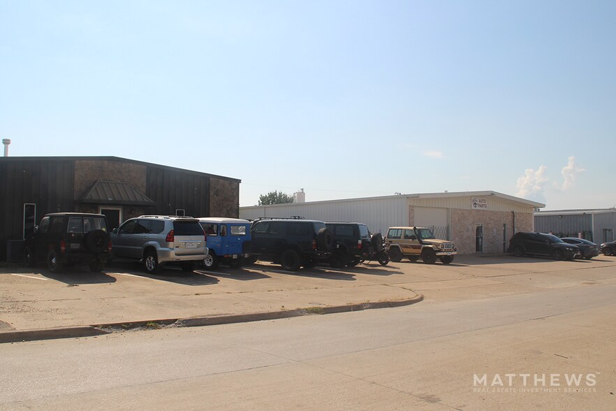 More Photos Of 4910-4940 Gordon Smith Dr, Rowlett Warehouse For Sale