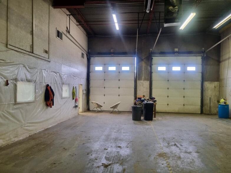 More Photos Of 52 129 Av NW, Edmonton Industrial For Lease